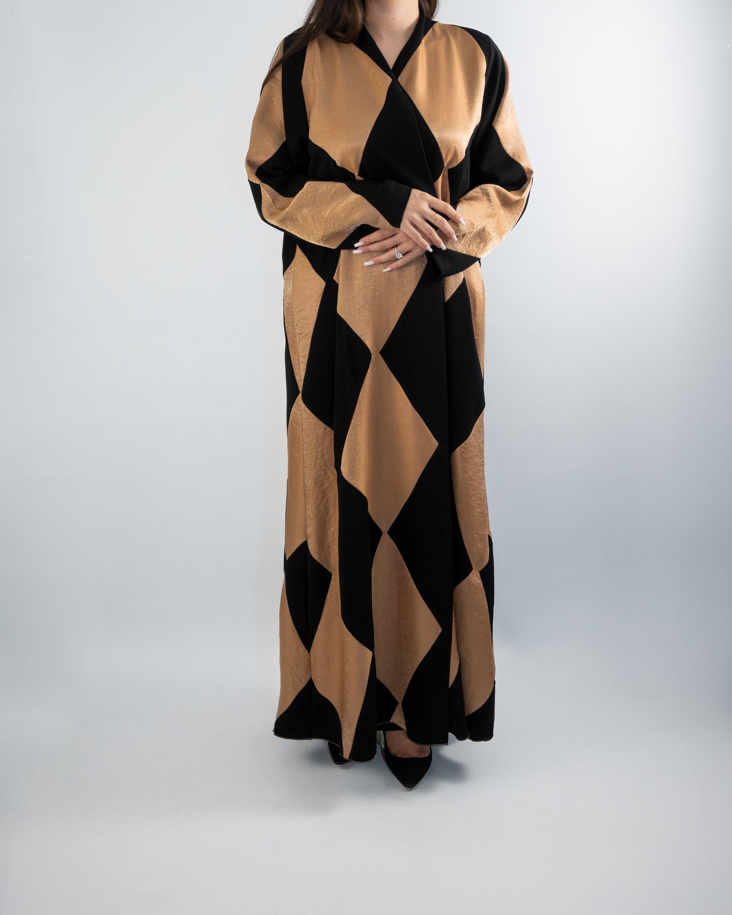 Geometric Elegance Abaya – Bold & Timeless